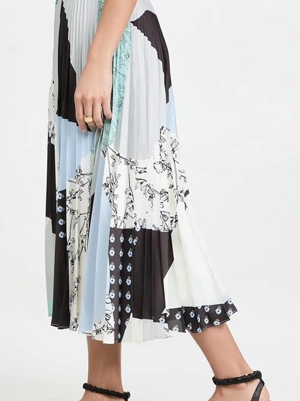 Club Monaco Pleated Skirt - Picture 4 of 6